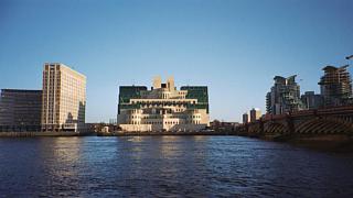 MI6 and Thames&nbsp;Select this image to see a larger version. 